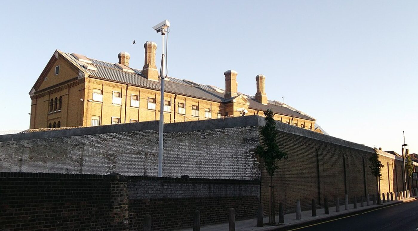 brixton prison visits times